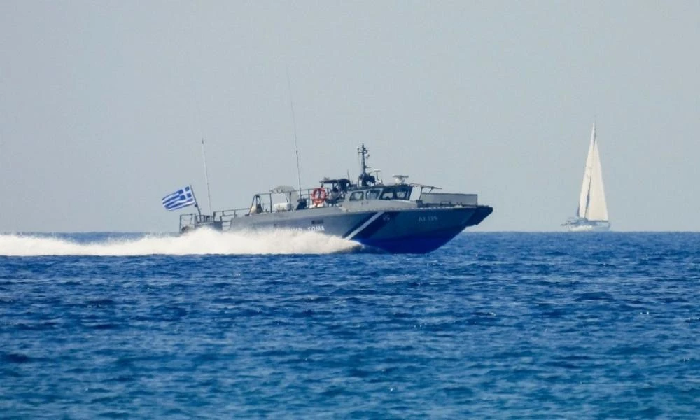 «Επεισόδιο» με δουλεμπόρους στην Σύμη: Προσπάθησαν να εμβολίσουν σκάφος του Λιμενικού